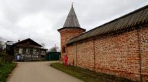 У стен Ростовского Кремля